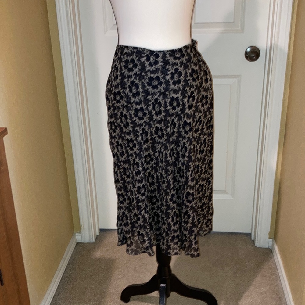 Super cute flared skirt